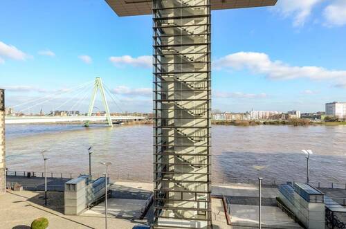 Ausblick - Kaum zu glauben, aber wahr!!! Traumhaftes Ausnahme-Immobilienangebot der Extraklasse als Mietwohnung in prestigeträch...