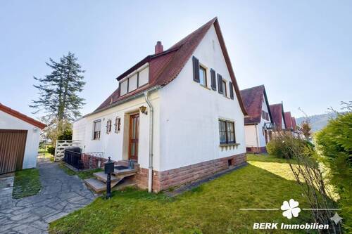 Außenansicht - BERK Immobilien - Großzügiges Siedlungshaus mit Anbau & viel Potenzial in ruhiger Lage