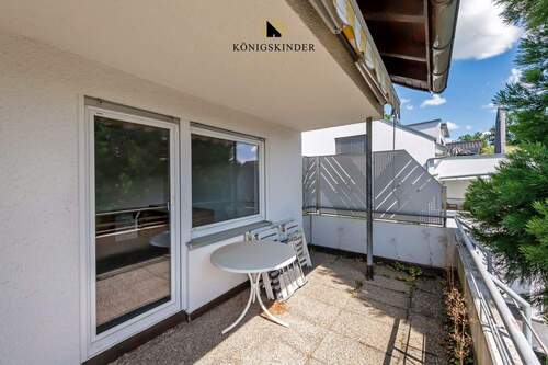 ...mit Zugang zum Balkon - 