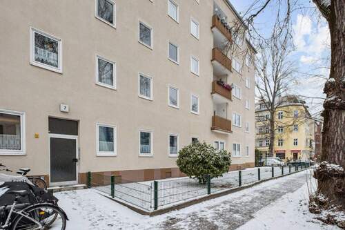 VORDERE HAUSANSICHT - 3 Zimmer Etagenwohnung zum Kaufen in Berlin