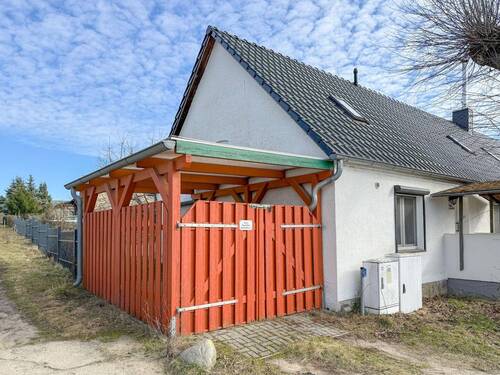 Eckansicht des Hauses - 3 Zimmer Doppelhaushälfte zum Kaufen in Groß Kreutz (Havel)