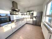 Küche mit EBK - Etagenwohnung mit 100,00 m² in Nufringen zur Miete