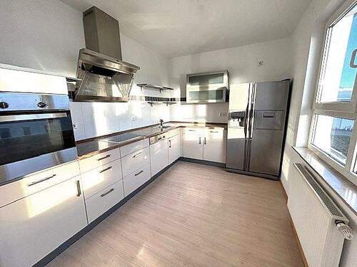 Küche mit EBK - Etagenwohnung mit 100,00 m² in Nufringen zur Miete