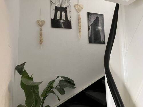 EG: Treppe Richtung OG - 