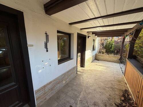Veranda mit Zugang zum Haus - 