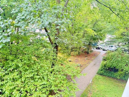 Blick aus ihrer Wohnung - 