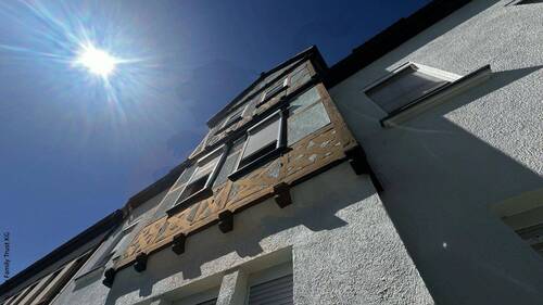 Hausfassade_mit_Blick_nach_oben.jpg - Mehrfamilienhaus, Wohnhaus mit 196,00 m² in Erfurt zum Kaufen