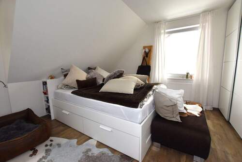 Elternschlafzimmer 1.OG.JPG - 