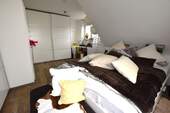 Elternschlafzimmer 1.OG.2.JPG - 
