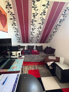 kleines Zimmer im Dachgeschoss - 