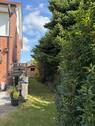 seitlich des Hauses - 