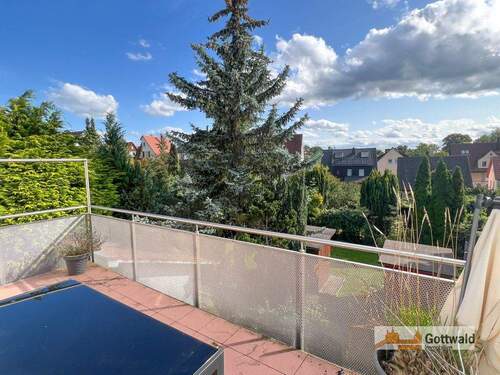 1. OG: sonniger Aussichtsbalkon - 