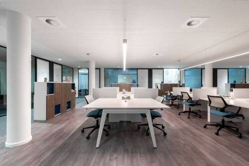 Bild 11 - Buchen Sie sich einen eigenen Schreibtisch in Regus Hohe Bleichen