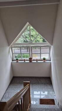 Treppenhaus - 2 Zimmer Etagenwohnung in Wellingsbüttel