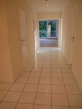 Flur - Etagenwohnung mit 85,00 m&sup2; in Wellingsbüttel zum Kaufen