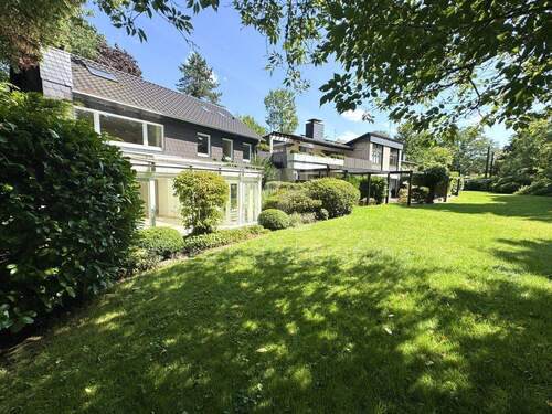Hausansicht - Mehrfamilienhaus, Wohnhaus mit 179,00 m² in Hannover / Kirchrode zum Kaufen