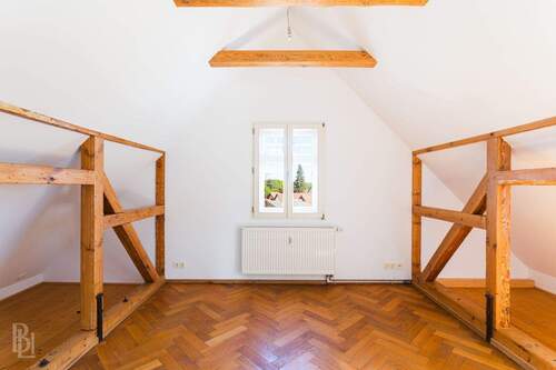 Schlafzimmer Dachgeschoss - 1 Zimmer Mehrfamilienhaus, Wohnhaus in Kloster Lehnin