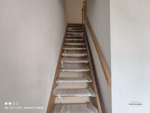 Treppe - Etagenwohnung mit 80,00 m&sup2; in Zörbig zur Miete