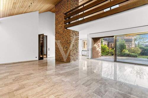 Wohnzimmer - 6 Zimmer Bungalow zum Kaufen in Aachen