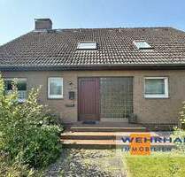 Attraktives Ein-Zweifamilienhaus mit Vollkeller und großzügigem Garten in ruhiger Wohnlage - Bargfeld Stegen