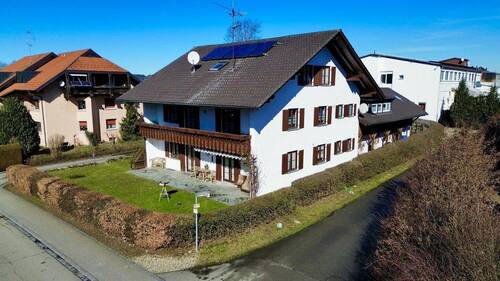 Außenansicht - 9 Zimmer Mehrfamilienhaus, Wohnhaus zum Kaufen in Aichstetten