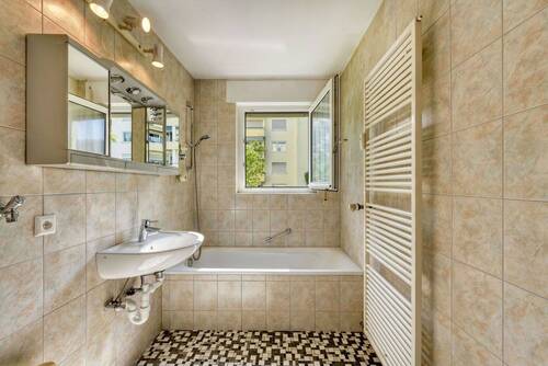 Bad mit Fenster - 