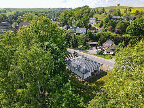 Titelbild - +++ Moderner Bungalow mit großem Grundstück am Tharandter Wald +++