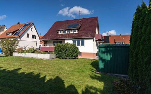 Objektansicht mit Garten - Gepflegtes Zuhause mit Charme, Garten und Platz für Familie