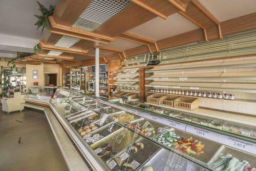 Verkaufsräume 2 - Mehrfamilienhaus, Wohnhaus in Königsfeld im Schwarzwald zum Kaufen