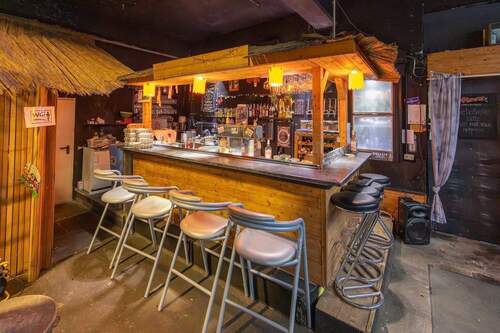 Gewerbe, EG links: Bar / Hobbybereich - 