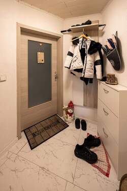 Haupthaus, OG: Wohnungseingang - 