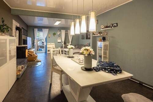 Maisonette, EG: Wohn- und Esszimmer - 1 Zimmer Mehrfamilienhaus, Wohnhaus in Hemer