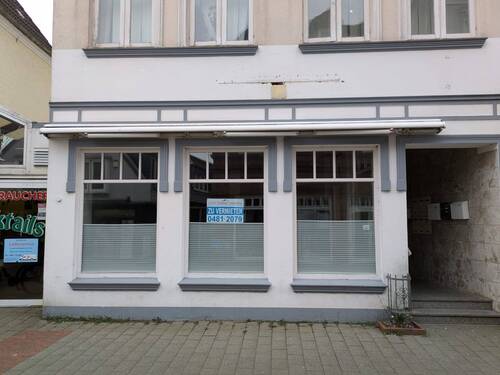 Frontansicht - Zentral gelegene Büro.- oder Ladenfäche - Heide - Süderstr.