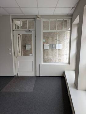 Eingangstür - 2 Zimmer Büro in Heide