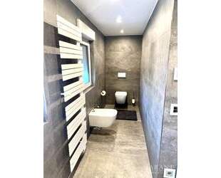 Exklusives Einfamilienhaus mit gehobener und hochwertiger Ausstattung, nahezu Neubau-Charakter! - Winnenden