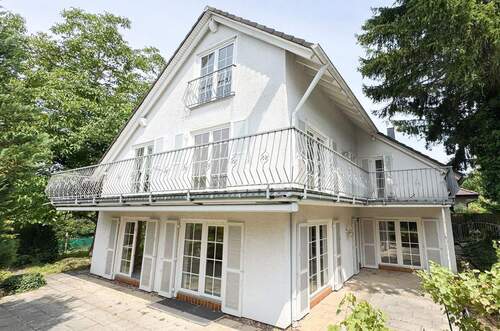 Hausansicht - Mehrfamilienhaus, Wohnhaus zum Kaufen in Ettlingen