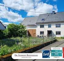 Solides Bauernhaus mit Scheune und Garage in Oberroßbach!