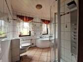 Badezimmer Erdgeschoss I - 