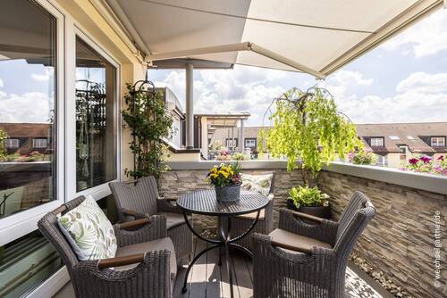Balkon mit Markise - 