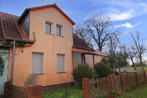 Vorderansicht - 4 Zimmer Reihenendhaus in Möckern