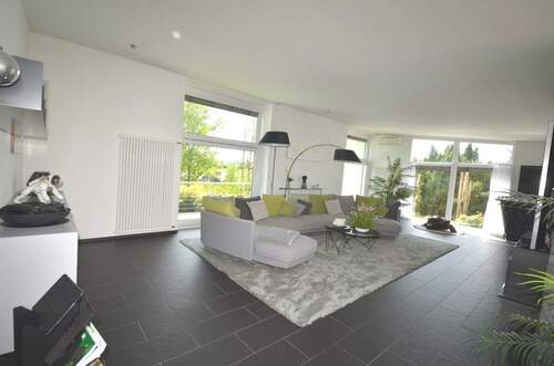 Wohnzimmer - Mehrfamilienhaus, Wohnhaus mit 486,00 m&sup2; in Birkenfeld zum Kaufen