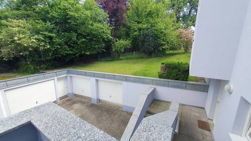 Blick vom Hauseingang - 