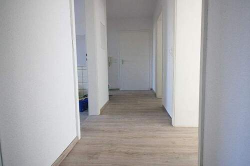 Flur - 3 Zimmer Etagenwohnung zur Miete in Schweinfurt