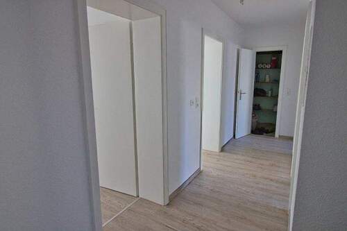 Flur Bild 2 - 3 Zimmer Etagenwohnung in Schweinfurt
