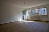 Wohnzimmer Bild 2 - Etagenwohnung mit 76,40 m&sup2; in Schweinfurt zur Miete