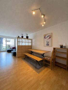 Wohn-/Essbereich - Gepflegte 2-Zimmer-Wohnung mit Balkon in Würzburg-Heidingsfeld
