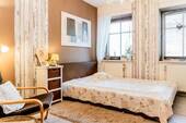 9 Schlafzimmer EG - 