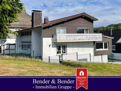 www.bender-immobilien.de - Großzügiges Haus mit vielseitigen Nutzungsmöglichkeiten, Garagen und Garten!