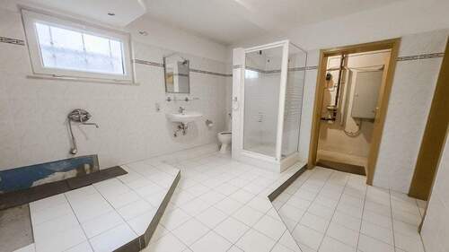 Duschbad im Keller - 
