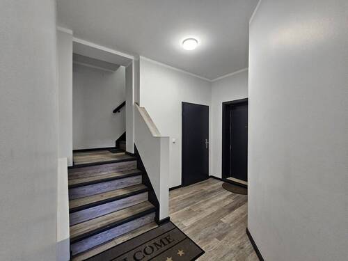 Hausflur - 1 Zimmer Mehrfamilienhaus, Wohnhaus in Wahrsow